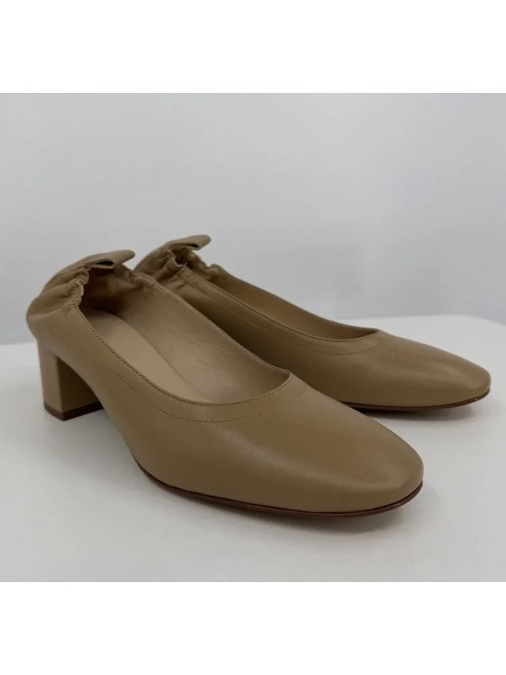 Everlane Italian Leather Day Heel Light Taupe 8.5 Women's Elastic Back Comfort